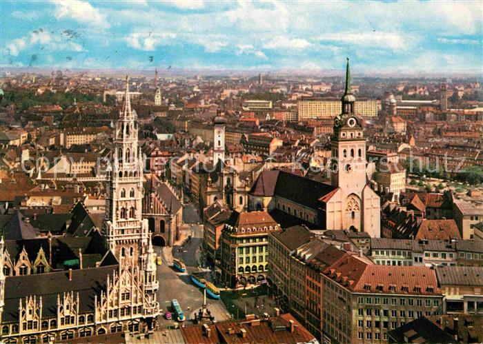 Muenchen Bayern Blick von der Frauenkirche auf Rathaus und St. Peter