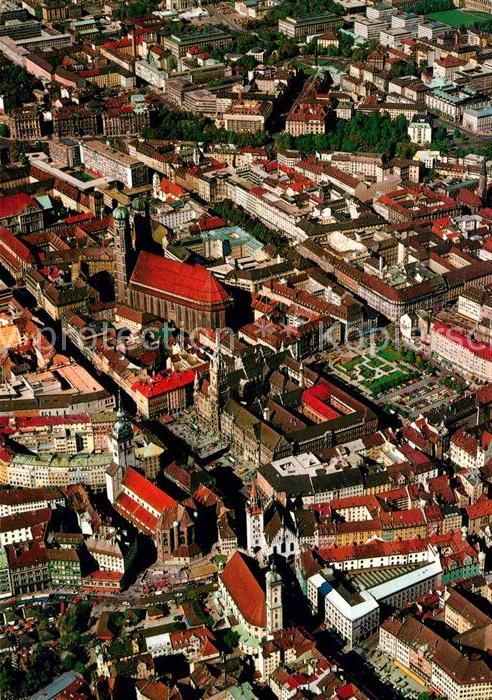 Muenchen Bayern Fliegeraufnahme Stadtzentrum Rathaus Marienplatz Pfarrkirche Fra