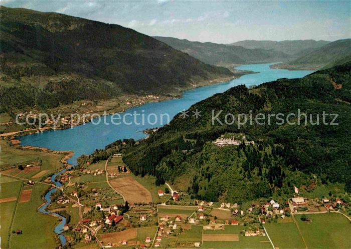 Ossiachersee mit Ruine Landskron Fliegeraufnahme