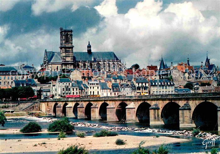 Nevers 58 La Loire Le Pont et la Cathedrale