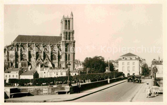 Mantes-sur-Seine Entrée du pont Eglise