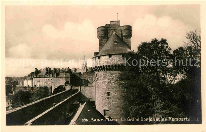Saint-Malo 35 Le Grand Donjon et les Remparts