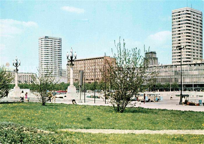 Warszawa Widok z placu Defilad na ulice Marszalkowska