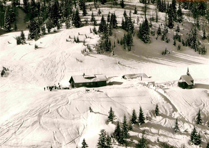 Balderschwang Koepflealpe am Gelbhansekopf Wintersportplatz Fliegeraufnahme
