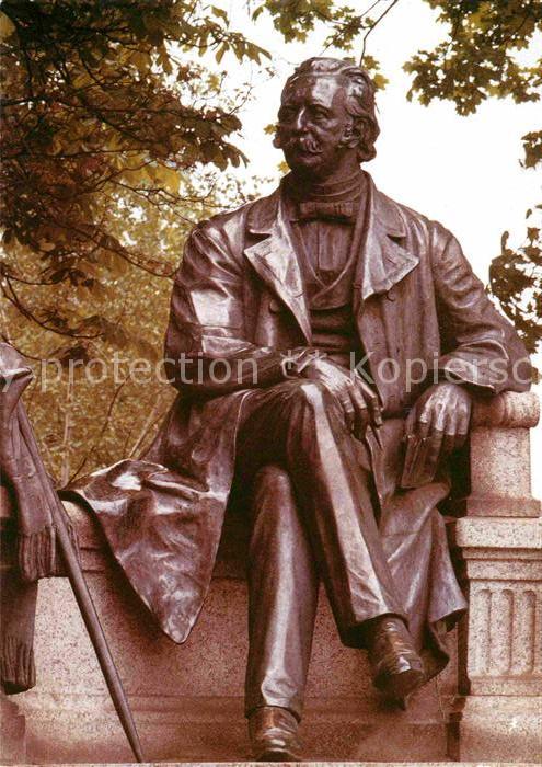 Neuruppin Theodor Fontane Denkmal Statue