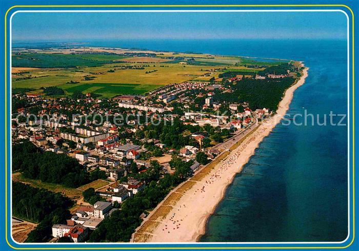 Kuehlungsborn Ostseebad Fliegeraufnahme mit Strand