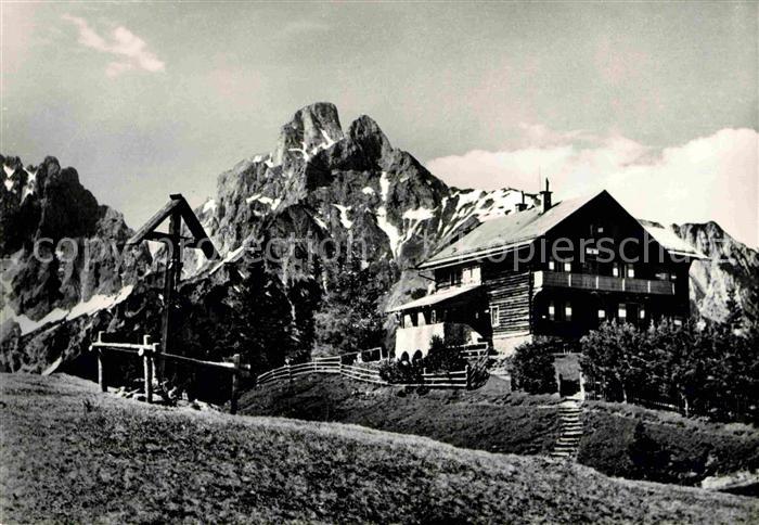 Moedlingerhuette mit Admonter Reichenstein Ennstaler Alpen