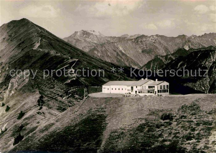 Kleinwalsertal Kanzelwandbahn Bergstation mit Nebelhorn Gebirgspanorama