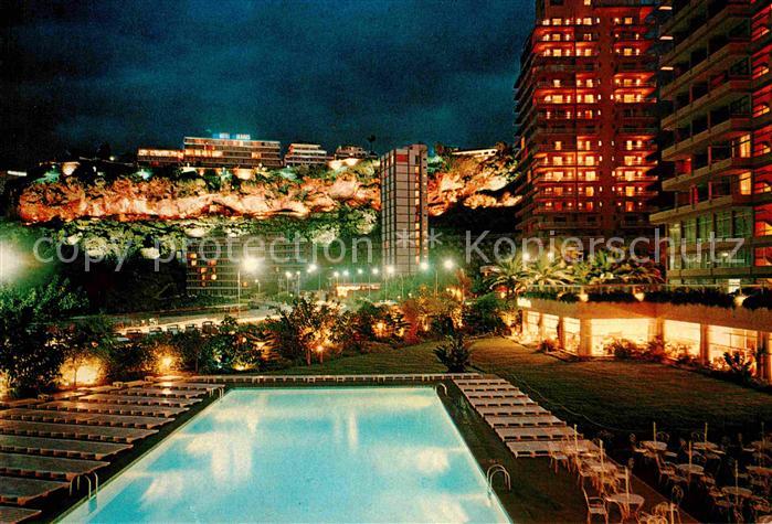 Puerto de la Cruz Nocturno desde la Piscina del Hotel Atlantis