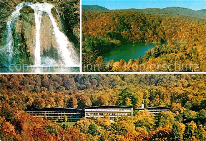 Jezera Kroatien Nationalpark Plitvicka Jezera Hotel Wasserfall Herbststimmung