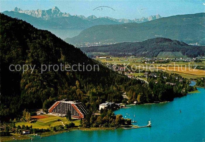 Sankt Andrae Ossiachersee Suedufer Am Lido gegen Villach und Julische Alpen Flie