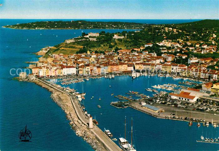 Saint Tropez Var Vue aerienne sur le Port et la Citadelle Cote d Azur