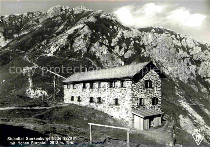 Starkenburgerhuette Schutzhaus mit Hohem Burgstall Stubaier Alpen