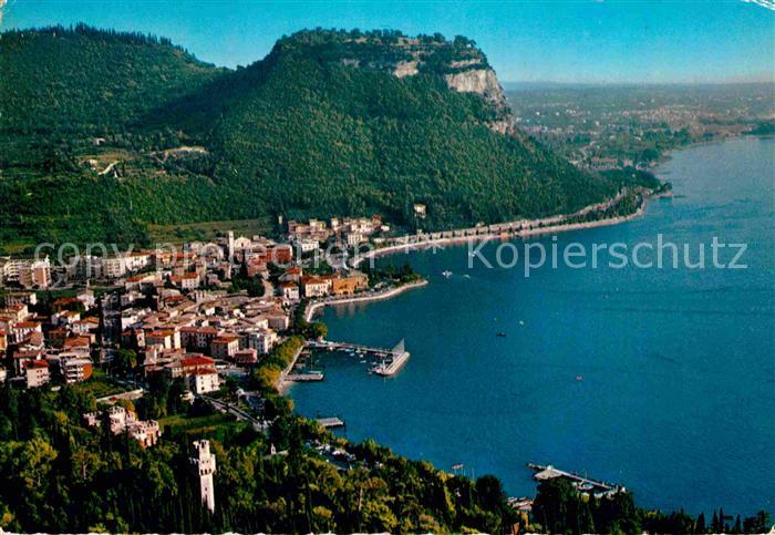 Garda Lago di Garda Fliegeraufnahme mit Lago di Garda