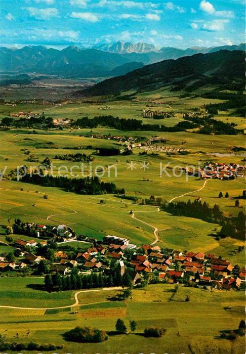 Mittelberg Oy Fliegeraufnahme mit Ammergebirge Zugspitze und Mieminger Gruppe