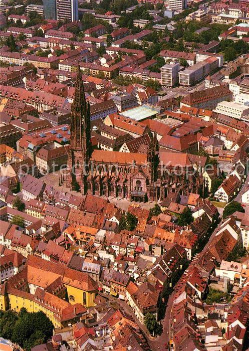Freiburg Breisgau Fliegeraufnahme mit Muenster und Altstadt