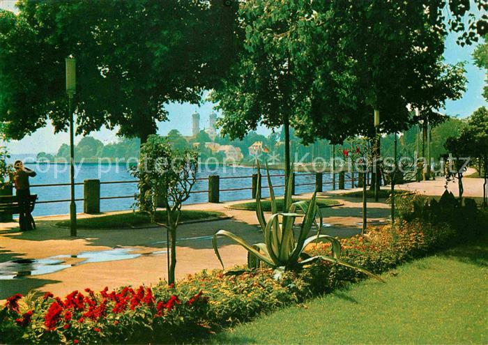 Friedrichshafen Bodensee Blick vom Stadtgarten auf Schlosskirche