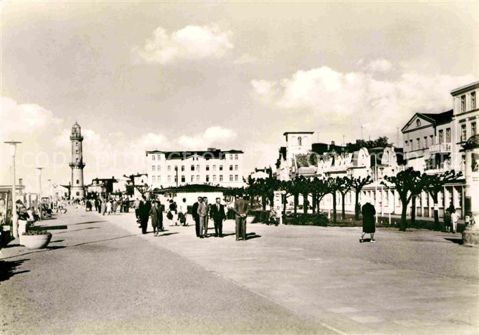 Warnemuende Ostseebad Strandpromenade Leuchtturm
