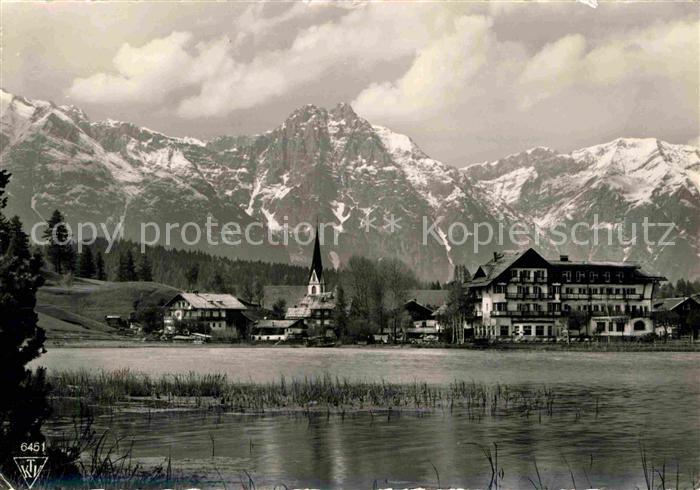Seefeld Tirol Uferpartie am See Blick zum Wettersteingebirge