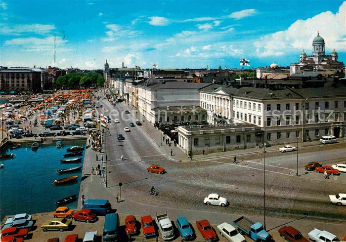 Helsinki Marktplatz mit Praesidentenschloss