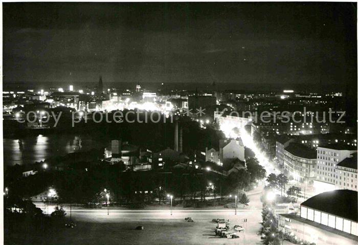 Helsinki Stadtansicht bei Nacht