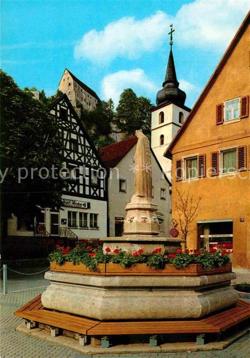 Pottenstein Oberfranken Marktplatz Brunnen und Burg