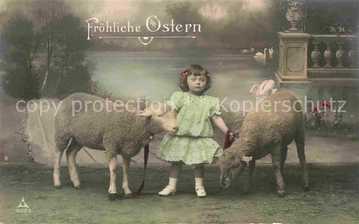 Foto PH Nr. 4532-3 Ostern Kind Lämmer