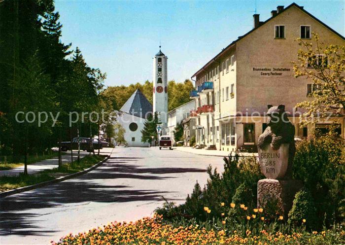 Waldkraiburg Karlsbader Strasse mit Berliner Baer Martin Luther Kirche