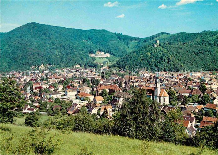 Waldkirch Breisgau Stadtbild mit Krankenhaus und Kastelburg Schwarzwald