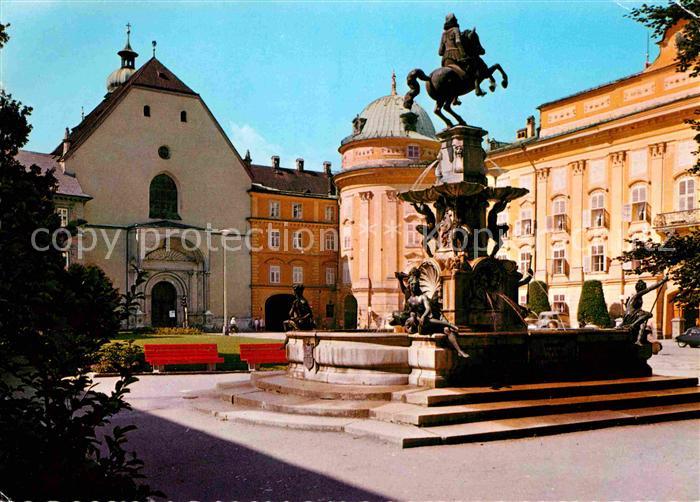 Innsbruck Hofkirche und Hofburg Brunnen