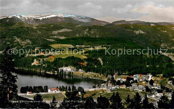 TITISEE Schwarzwald BW Panorama Blick ueber den See zum Feldberg Schwarzwald