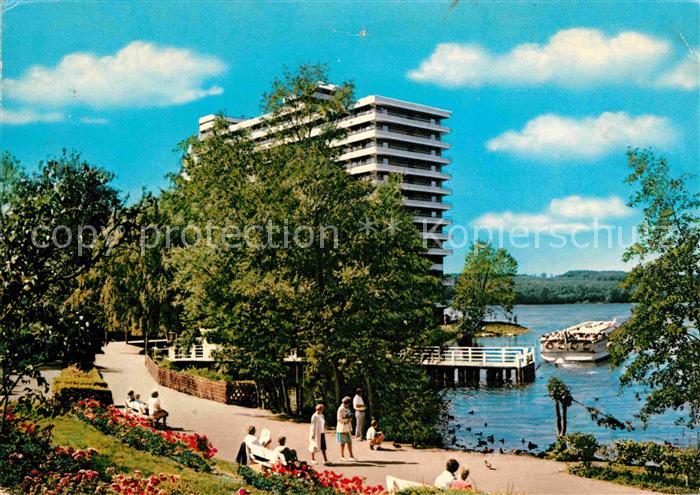 Malente-Gremsmuehlen Anlegestelle der 5 Seen Fahrt Promenade Hotel Kneippheilbad