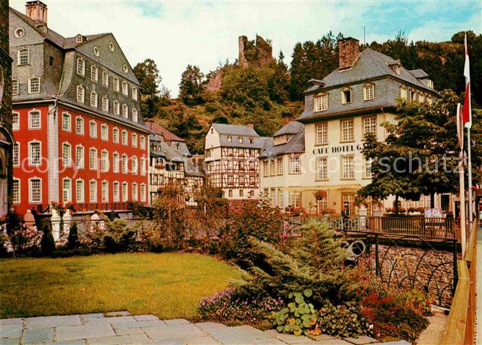 Monschau Montjoie NRW Rotes Haus mit Blick zur Burgruine Haller Altstadt Cafe Ho