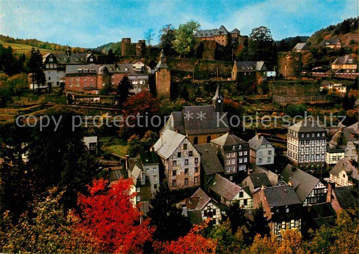 Monschau Montjoie NRW Altstadt mit Blick zur Burg Haller