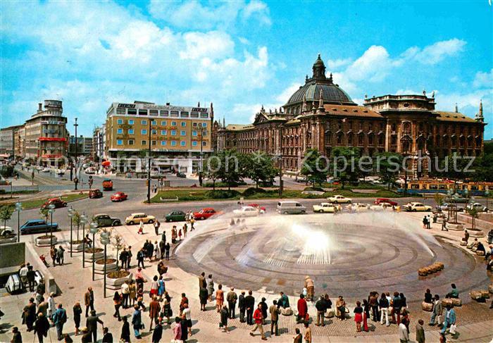 Muenchen Bayern Karlsplatz Stachus mit Justizpalast