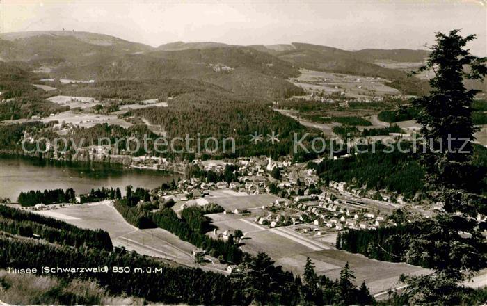 Titisee-Neustadt Fliegeraufnahme mit See