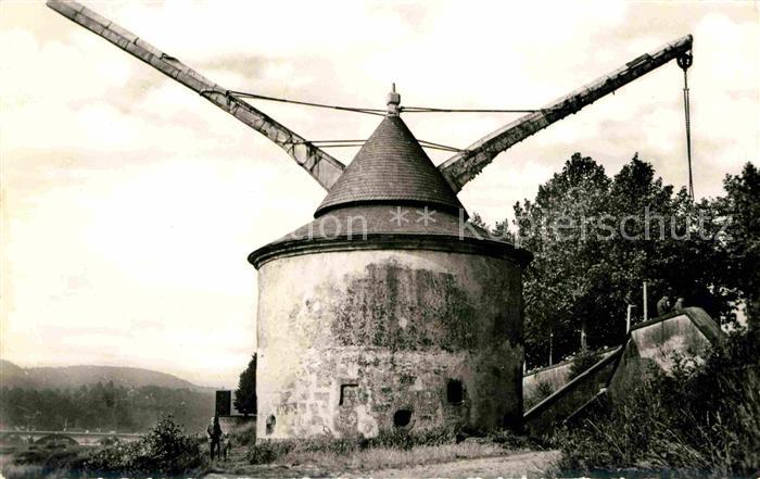 TRIER  CITY Ancienne installation pour dechargement des bateaux