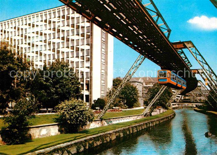 Barmen Wuppertal Schwebebahn an der Wupper