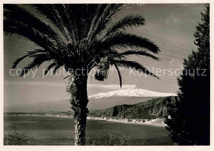 Taormina Sizilien La rada e L Etna