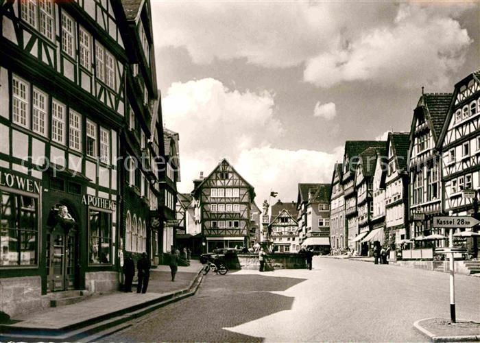 Fritzlar 1200jaehrige Stadt Mittelalterlicher Hauptplatz Fachwerkhaeuser