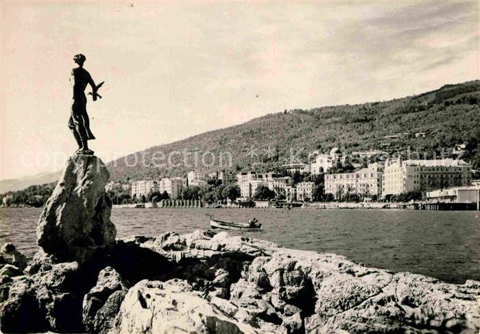 Opatija Abbazia Maedchen mit Moewe Statue Wahrzeichen