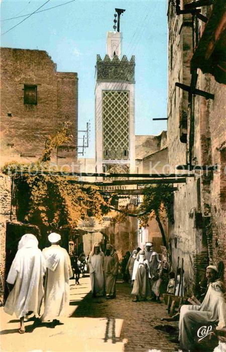 Fes Fez Maroc La Rue du Talaa et la Mosquee Cherabline