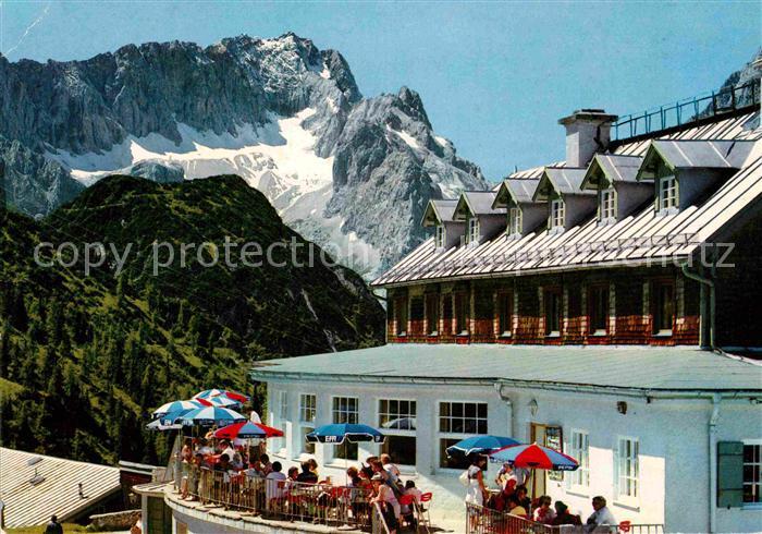 GARMISCH-PARTENKIRCHEN Bayern Ausflugsziel Kreuzeckhaus gegen Hoellental Hoellen