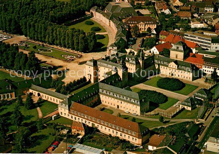 Schwetzingen Schloss mit schoenstem Schlossgarten Deutschlands Fliegeraufnahme