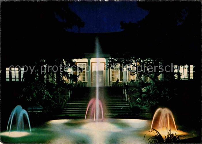 Langenbruecken Bad Schoenborn Thermal Schwefelbad Springbrunnen Nachtaufnahme
