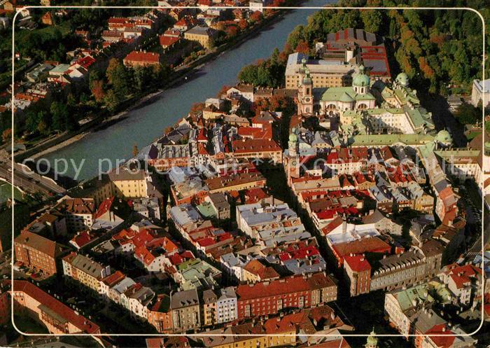 Innsbruck Fliegeraufnahme Altstadt mit Innbruecke