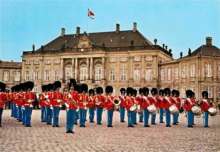 Leibgarde Wache Kopenhagen Gallauniform Amalienborg Tro