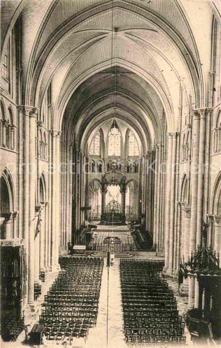 Sens 89 Kirche innen