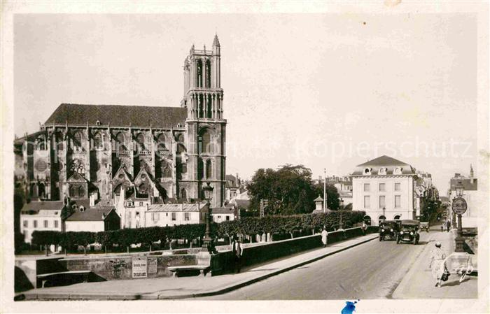 Mantes-sur-Seine Entree du Pont Eglise