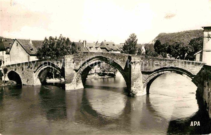 Espalion Pont Gothique XIII siecle sur le Lot